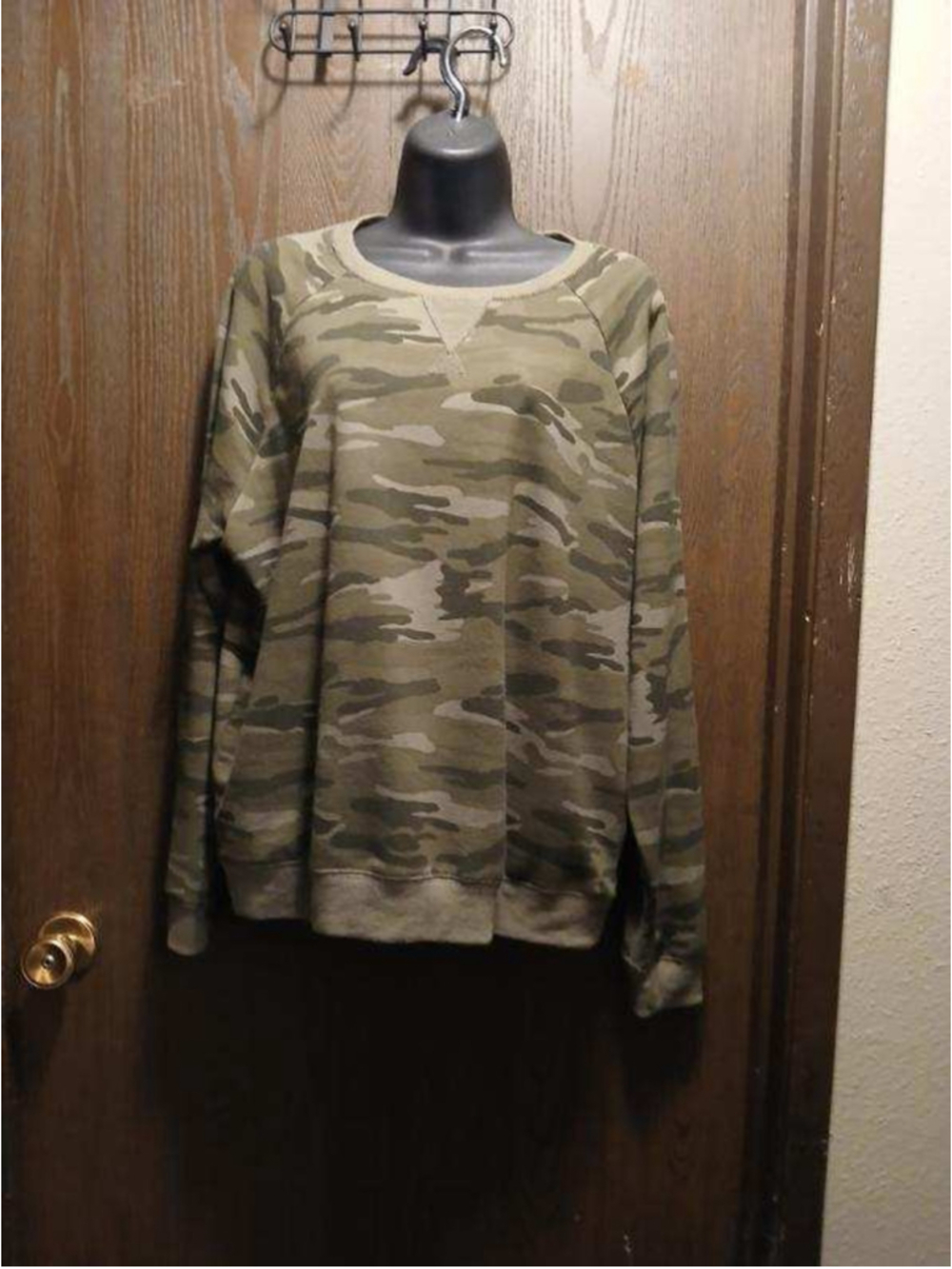 Lucky Brand Women's Olive Camo Raglan Sweatshirt - Size XL - INV377 h - Picture 10 of 11